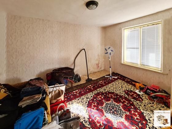 Image No.12-4 Bed House for sale