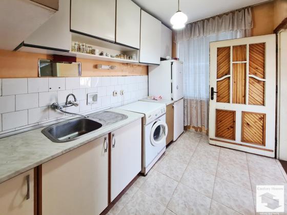 Image No.18-4 Bed House for sale