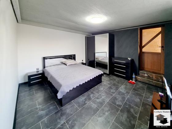 Image No.6-4 Bed House for sale