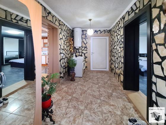 Image No.10-4 Bed House for sale