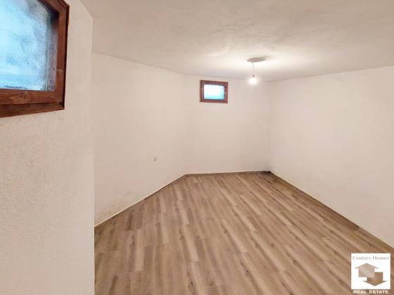 Image No.12-2 Bed House for sale