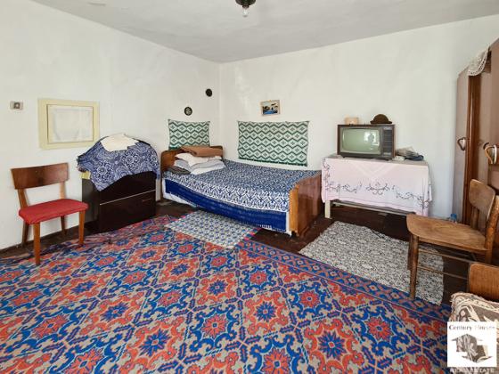 Image No.8-3 Bed House for sale