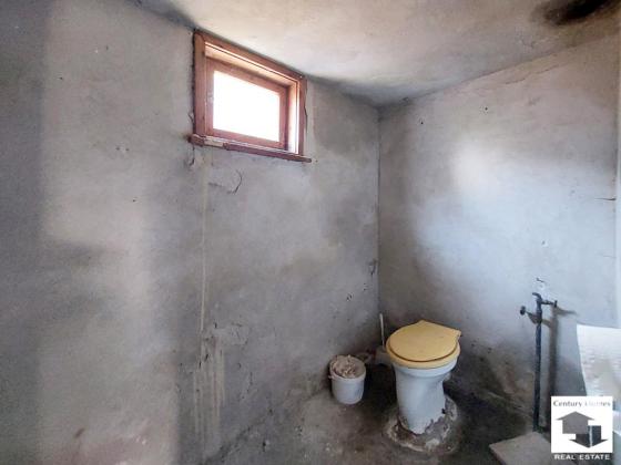 Image No.8-1 Bed House for sale