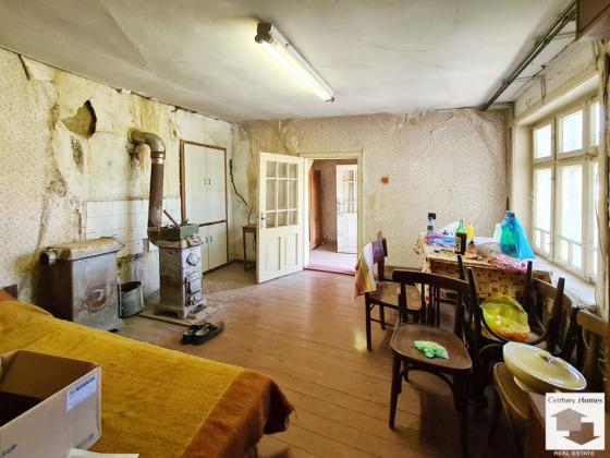 Image No.8-2 Bed House for sale