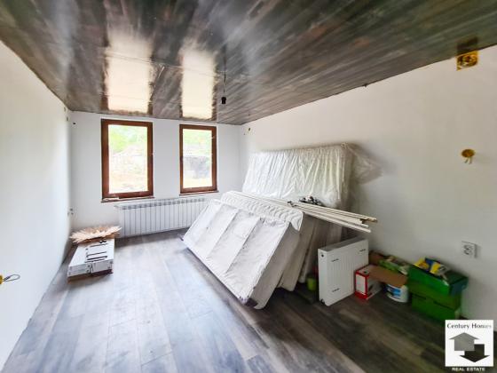 Image No.12-4 Bed House for sale