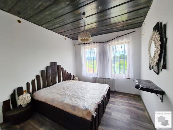 Image No.6-4 Bed House for sale