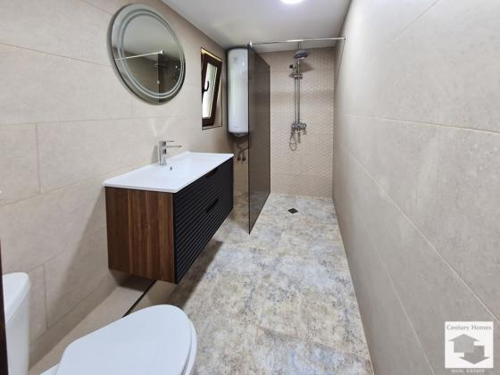 Image No.14-3 Bed House for sale