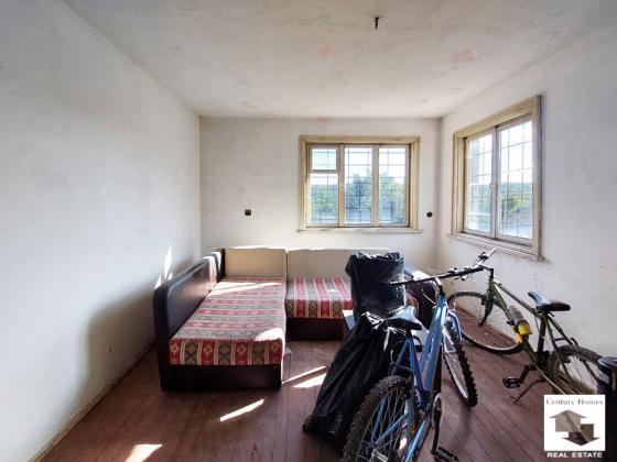 Image No.12-2 Bed House for sale