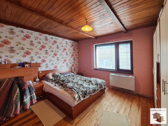 Image No.12-2 Bed House for sale