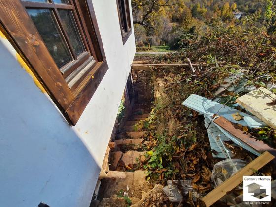 Image No.18-4 Bed House for sale