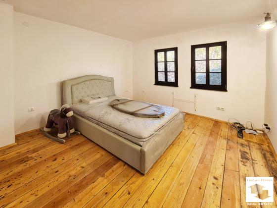 Image No.8-4 Bed House for sale