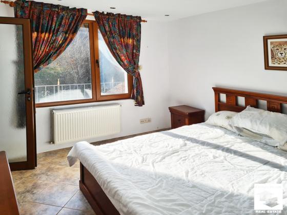 Image No.12-2 Bed House for sale