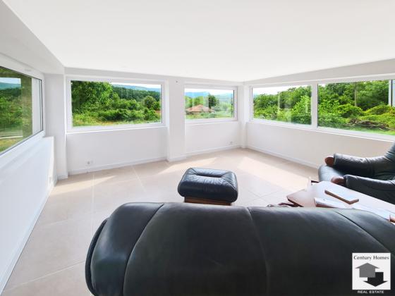 Image No.10-3 Bed House for sale