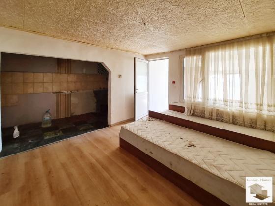 Image No.8-1 Bed House for sale