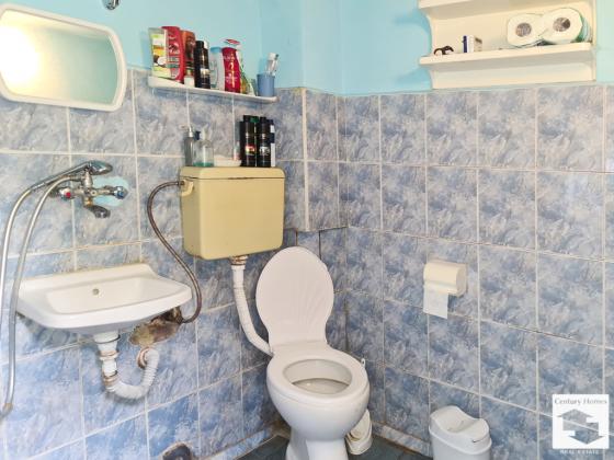 Image No.12-2 Bed House for sale