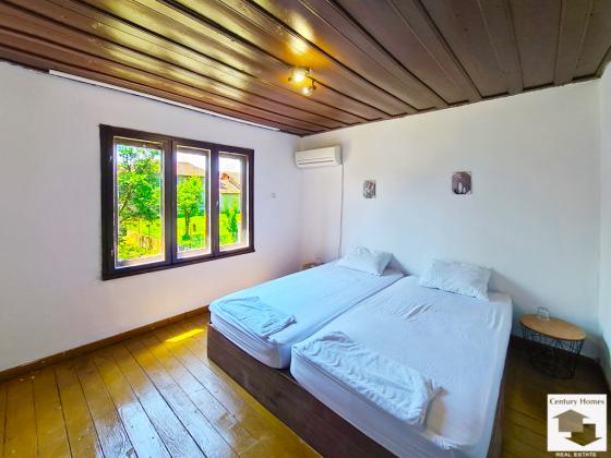 Image No.10-3 Bed House for sale