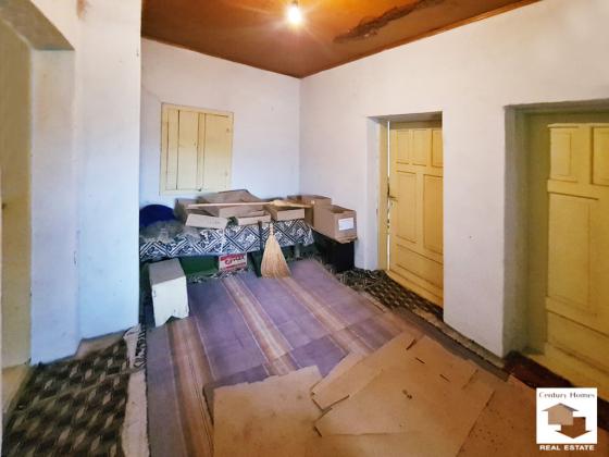 Image No.8-3 Bed House for sale