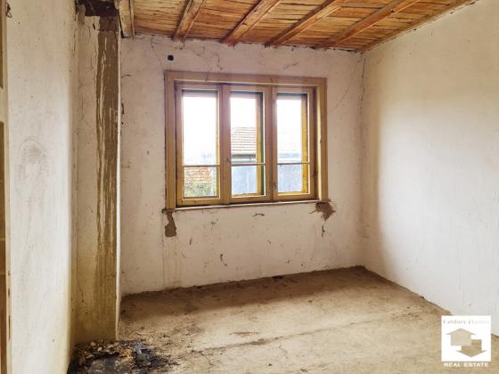 Image No.8-4 Bed House for sale