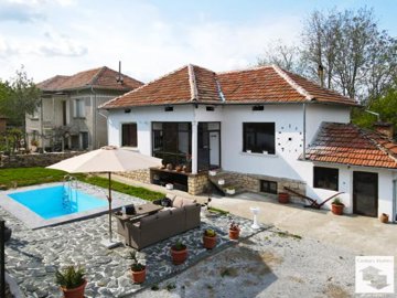 large1746015922
