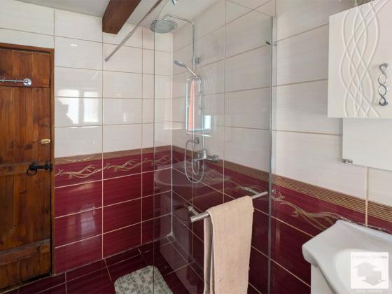 Image No.17-4 Bed House for sale