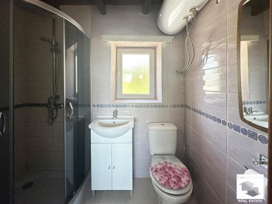 Image No.18-4 Bed House for sale