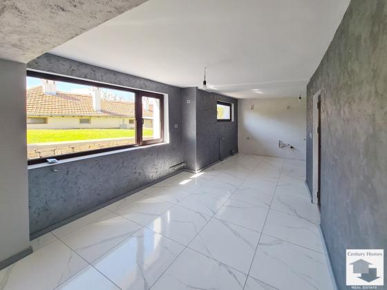 Image No.5-2 Bed House for sale