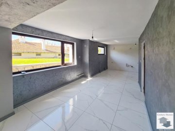large1747058674