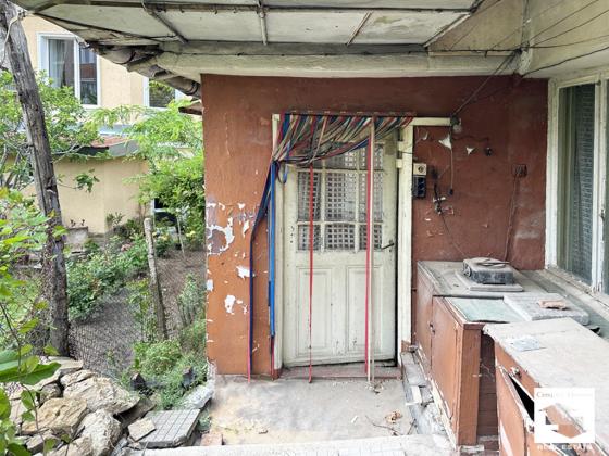 Image No.12-1 Bed House for sale