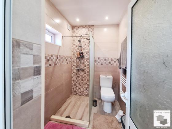 Image No.17-3 Bed House for sale