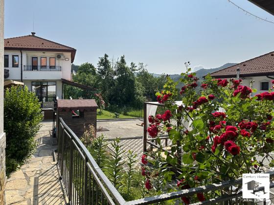 Image No.18-12 Bed House for sale