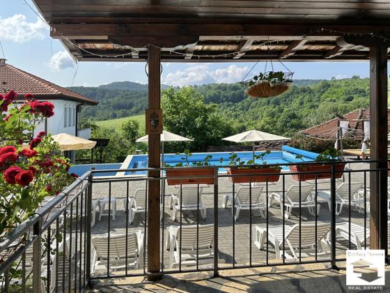 Image No.19-12 Bed House for sale