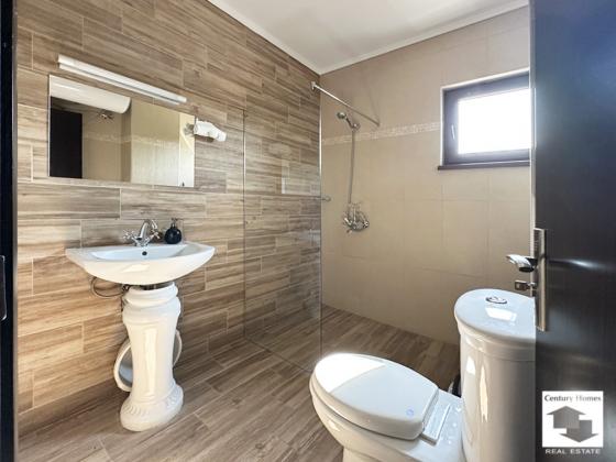 Image No.7-12 Bed House for sale