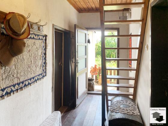 Image No.10-3 Bed House for sale