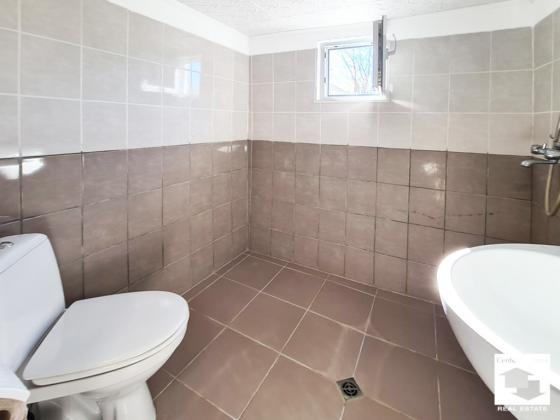 Image No.11-1 Bed House for sale