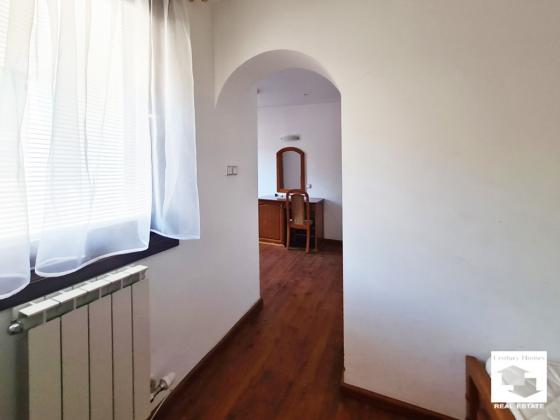 Image No.23-8 Bed House for sale