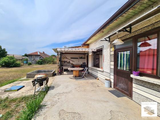 Image No.18-3 Bed House for sale