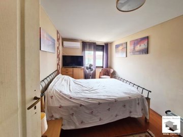 large1755596468