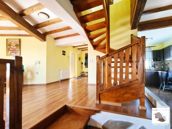 Image No.9-3 Bed House for sale