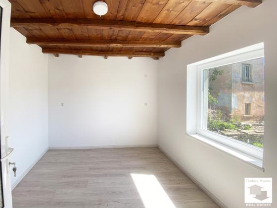 Image No.17-2 Bed House for sale