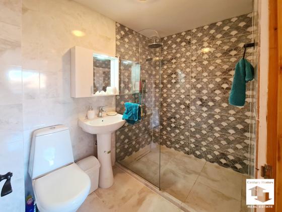 Image No.14-3 Bed House for sale