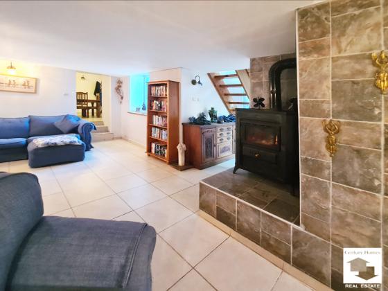 Image No.10-3 Bed House for sale