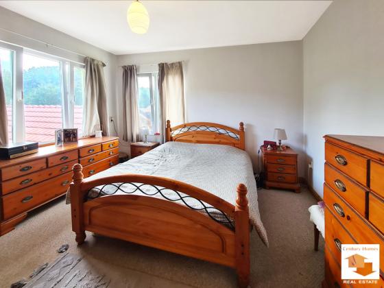 Image No.17-3 Bed House for sale