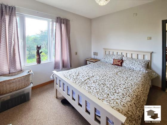 Image No.18-3 Bed House for sale