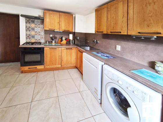 Image No.9-3 Bed House for sale