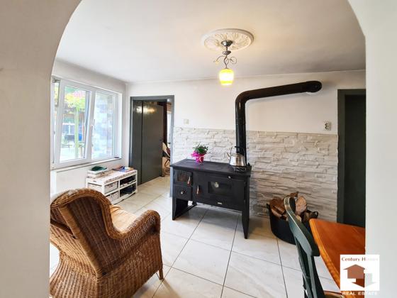 Image No.10-3 Bed House for sale