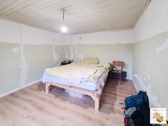 Image No.10-3 Bed House for sale