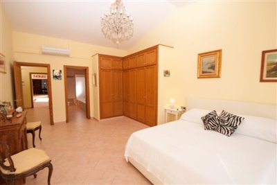 310-villa-for-sale-in-trebaluger-4218-large
