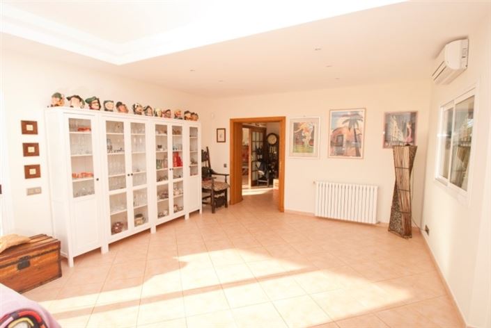 Image No.9-7 Bed Villa for sale