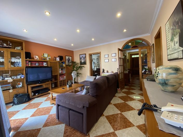 Image No.11-4 Bed Townhouse for sale