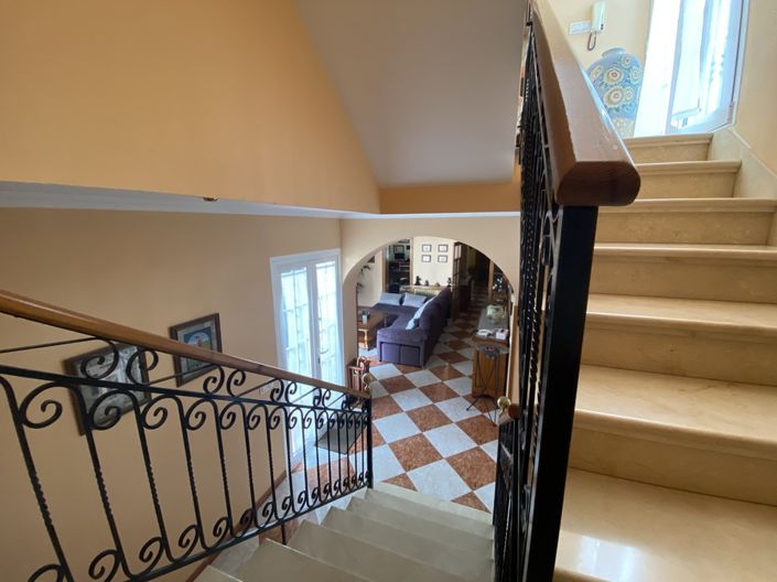 Image No.14-4 Bed Townhouse for sale